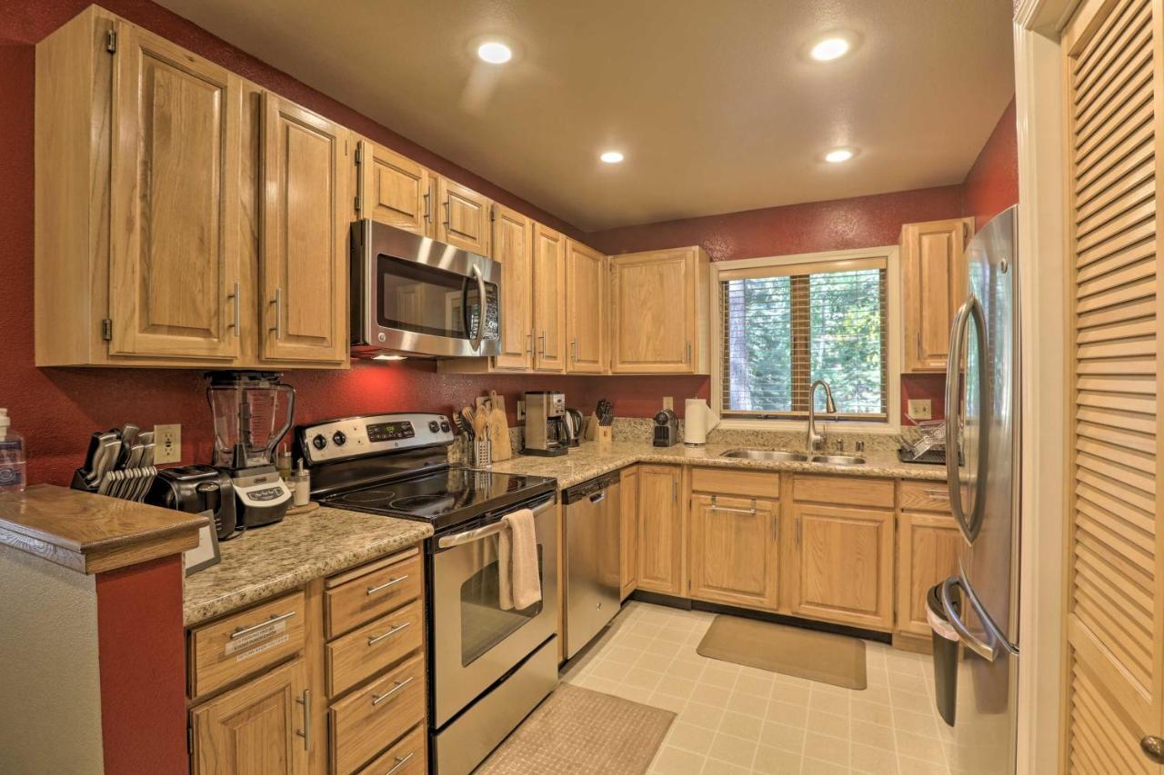 Corner-Unit Condo With Grill Walk To Lake Tahoe! Incline Village Eksteriør billede