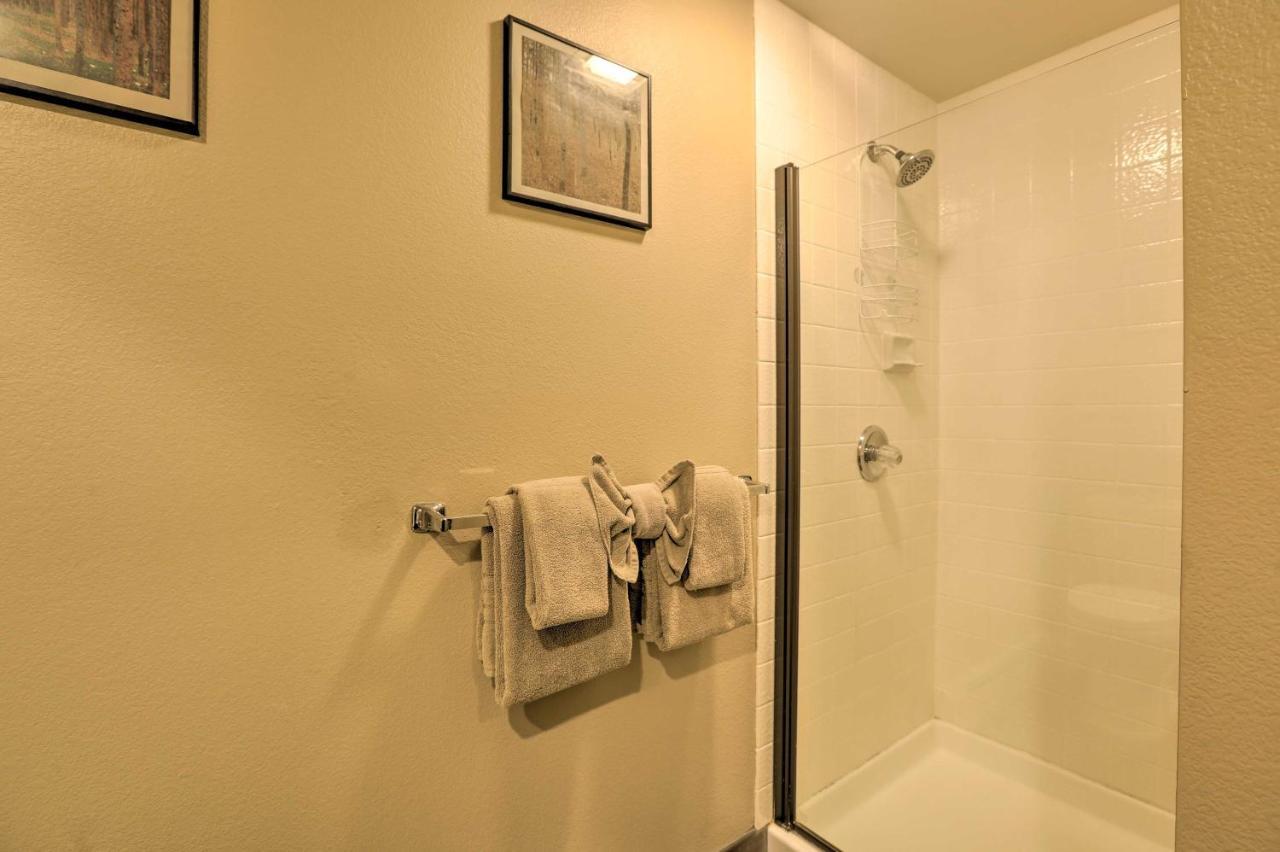 Corner-Unit Condo With Grill Walk To Lake Tahoe! Incline Village Eksteriør billede