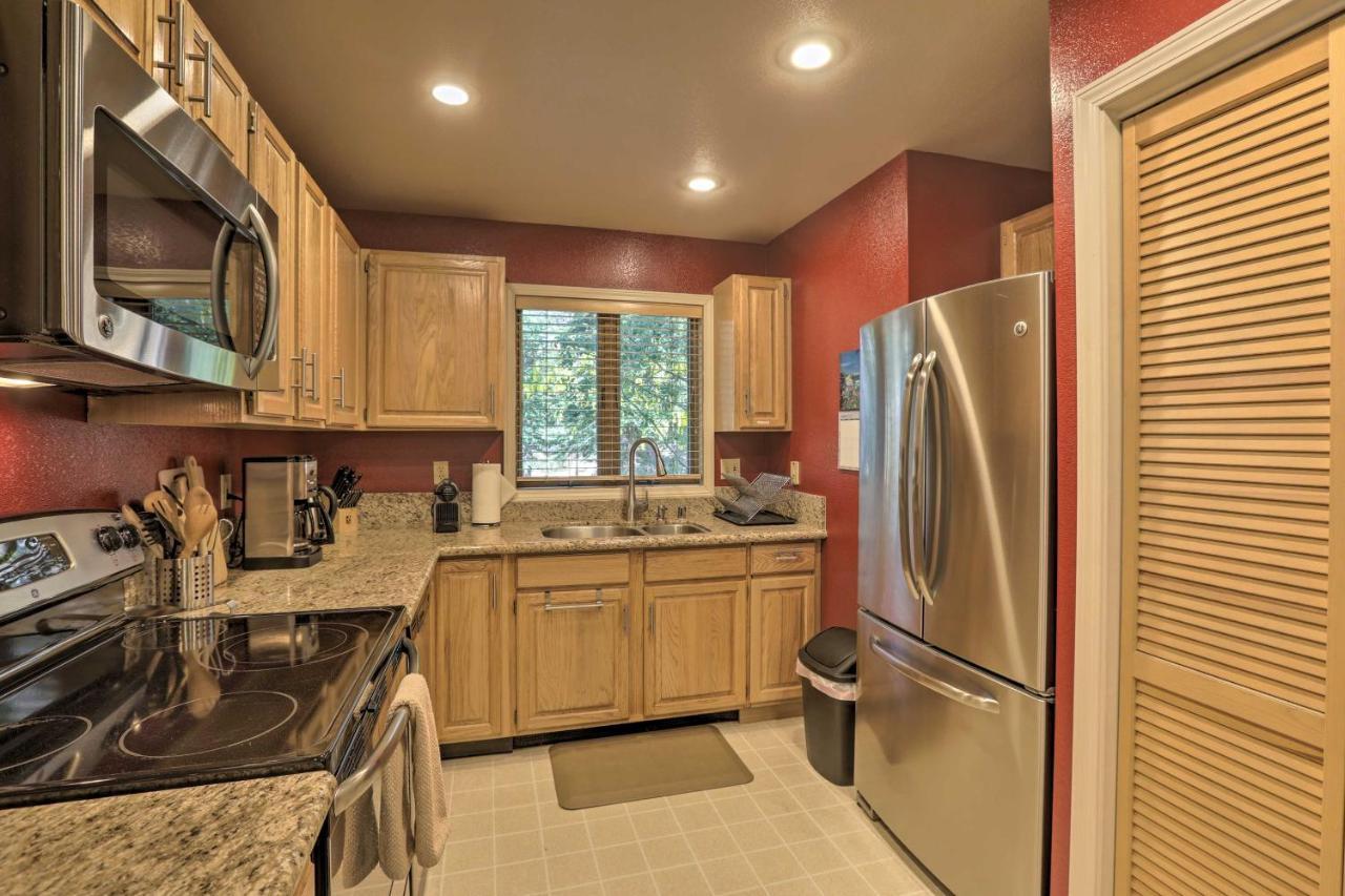 Corner-Unit Condo With Grill Walk To Lake Tahoe! Incline Village Eksteriør billede